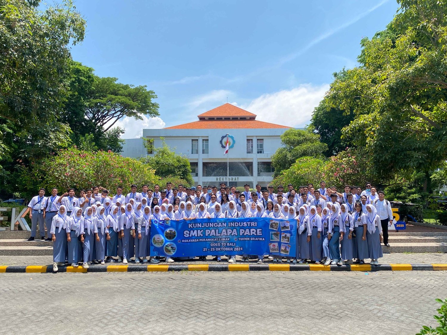 SMK Palapa Pare Goes To Bali : Day 1 Kunjungan kekampus Institut Teknologi Sepuluh November (ITS) 